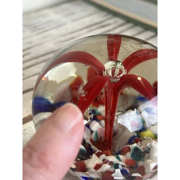 Vintage Art Glass Red Flower Yellow Blues Whites Round Orb Paperweight / Retro - Picture 7 of 11